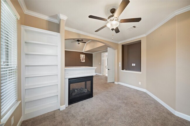 Building Photo - 10314 Radcliff Lake Dr