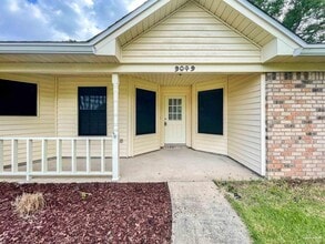 Building Photo - 9049 Bluebay Ln