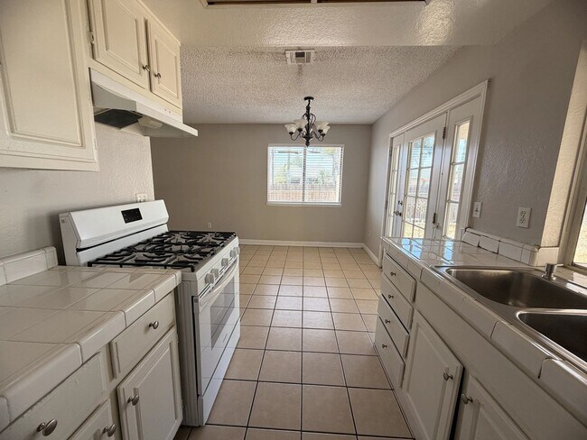 Building Photo - 14243 Perham Ct