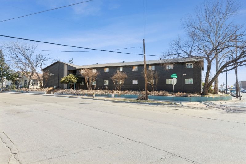 Primary Photo - 409 E 9th St