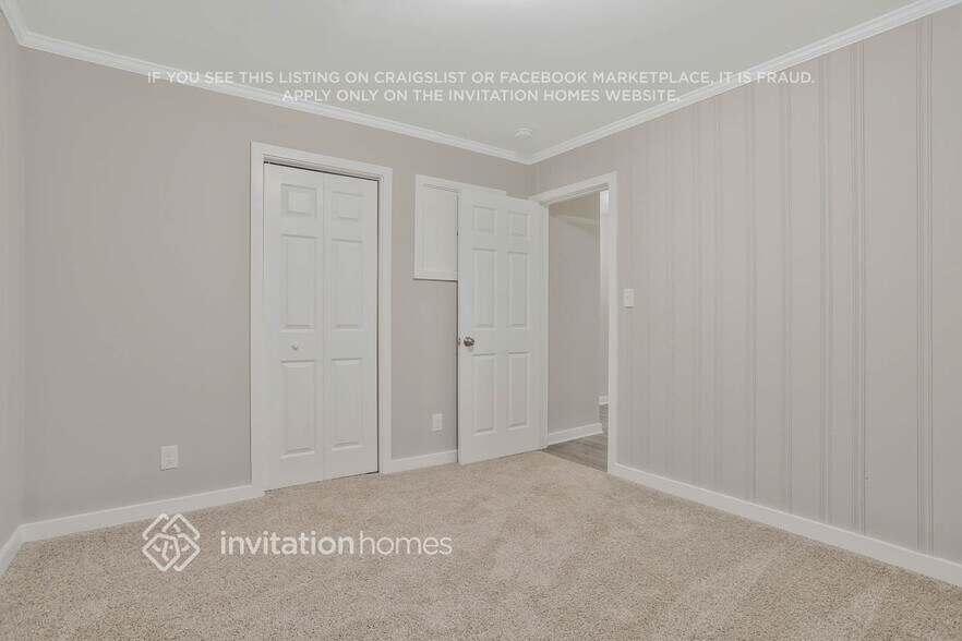 Building Photo - 327 Terrydale Dr SE