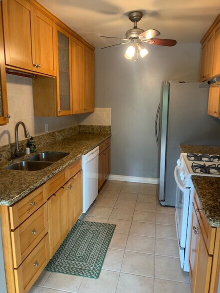 Building Photo - 4866 Via Colina