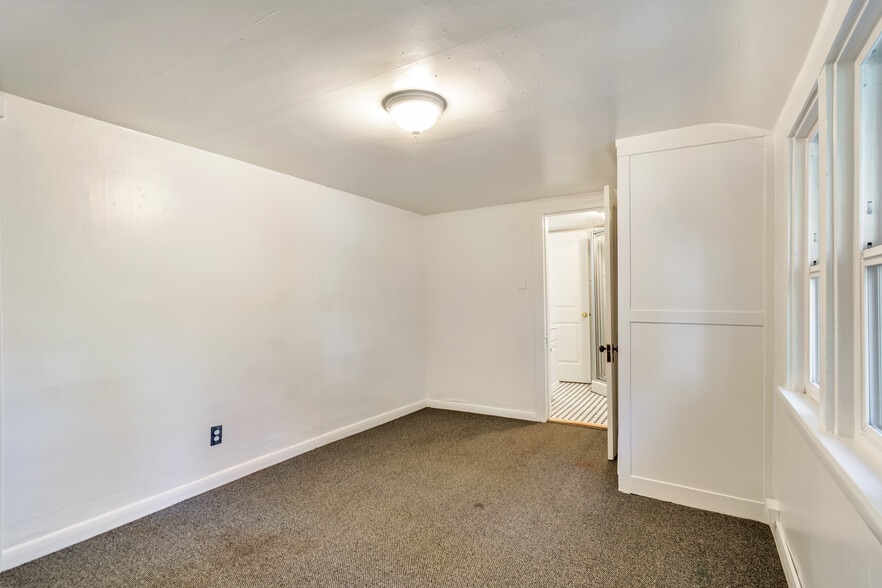 Building Photo - 1058 S 900 E