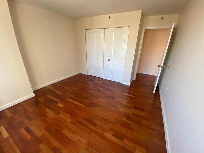 Building Photo - 8 Museum Way