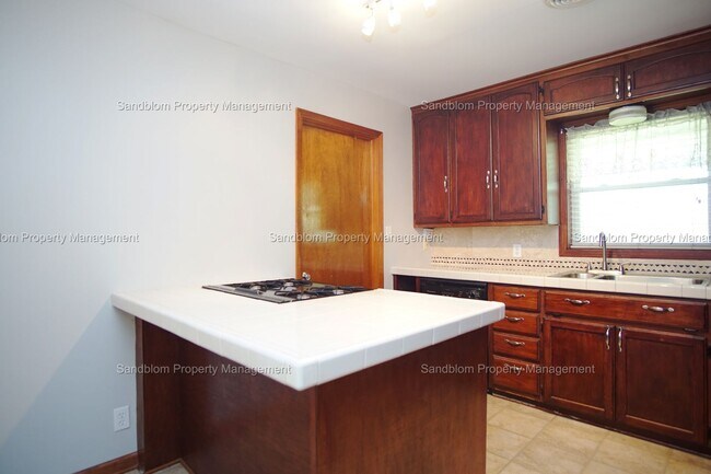 Building Photo - FOR LEASE | Midtown Tulsa | 3 Bed, 2 Bath ...