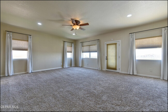 Building Photo - 6732 Pearl Ridge Dr