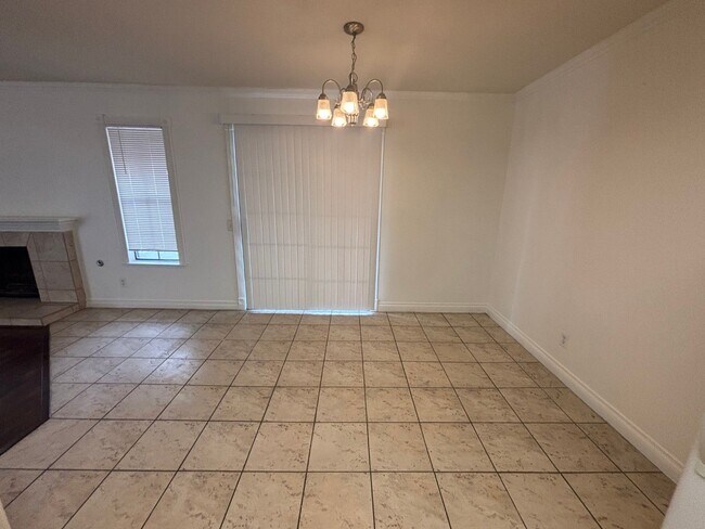 Building Photo - 2 Br/2 Ba. Condo on 2nd fl.