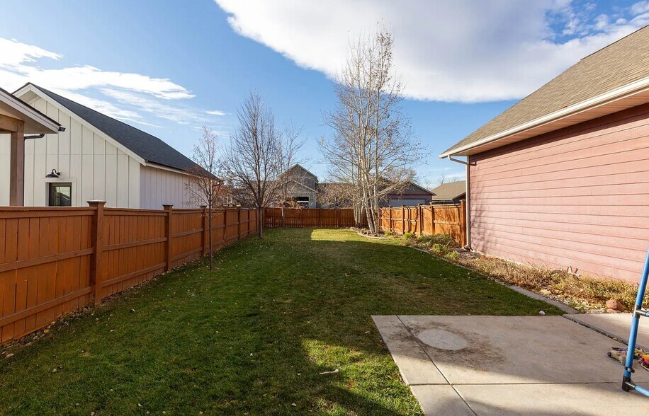 Building Photo - 3381 S 27th Ave