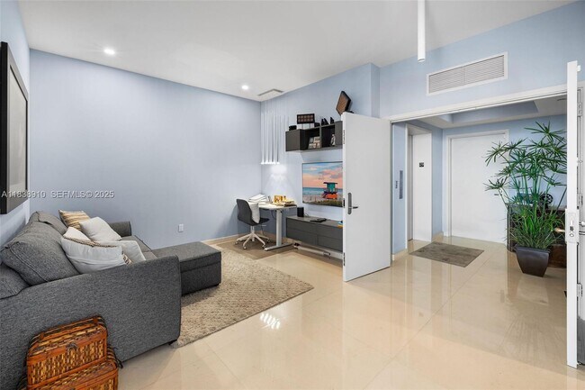 Building Photo - 1331 Brickell Bay Dr