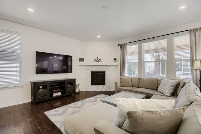 Building Photo - 677 Sundance Cir