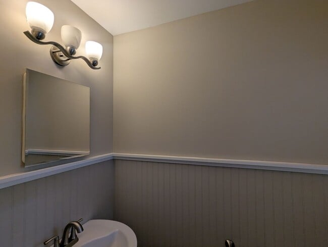 Building Photo - Ranch with Fence and 20x30 Garage/Workshop with Electric Close to Light Rail