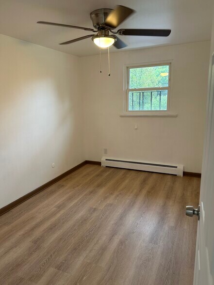 Building Photo - 292 Rumbold Ave