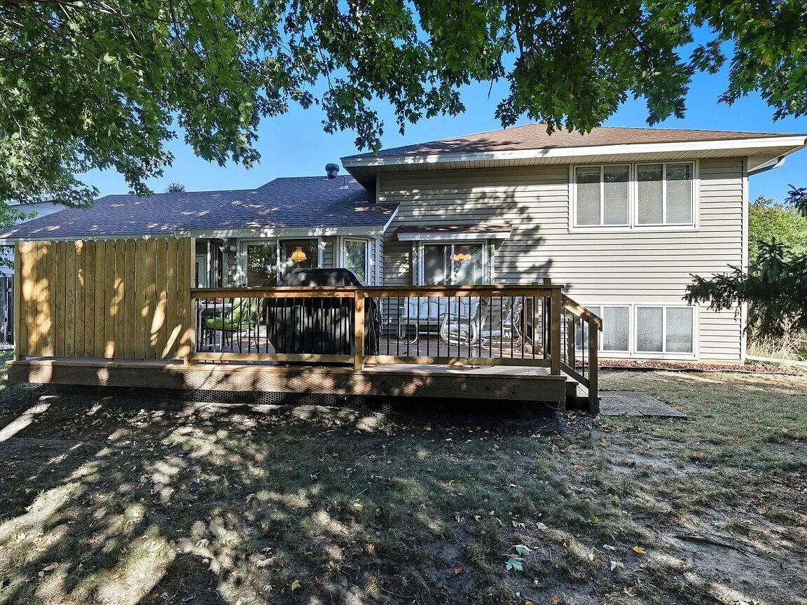 Building Photo - 8349 Sheridan Ave N