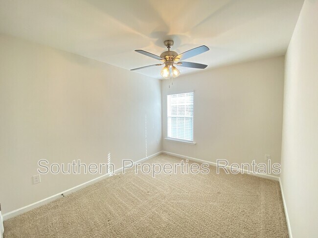 Building Photo - 232 David Hl Dr