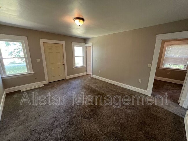 Building Photo - 13316 Chapelside Ave