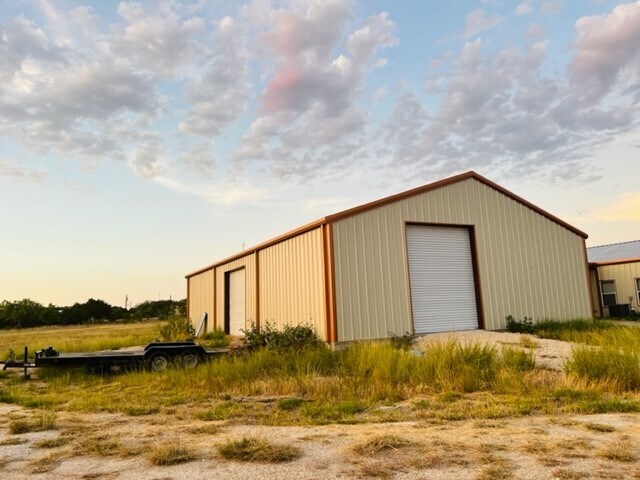 Building Photo - 1400 FM970