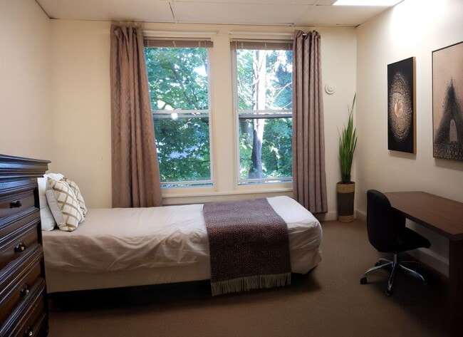 Building Photo - 113 Comstock Pl