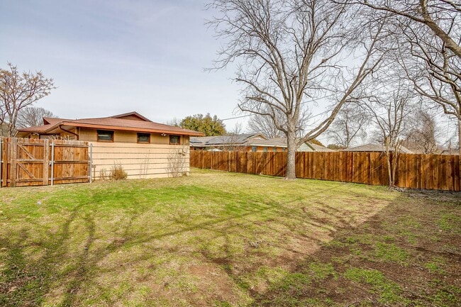 Building Photo - Ready for New Tenant- 3 Bedroom, 2 Bath Home in near Arlington Heights- 76107