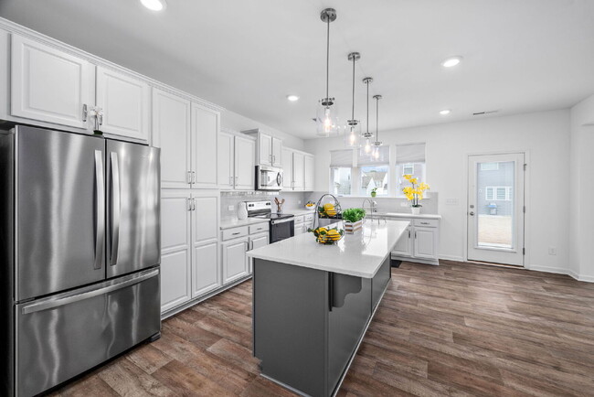 Building Photo - Spacious 4-Bedroom Rental in Desirable Arl...