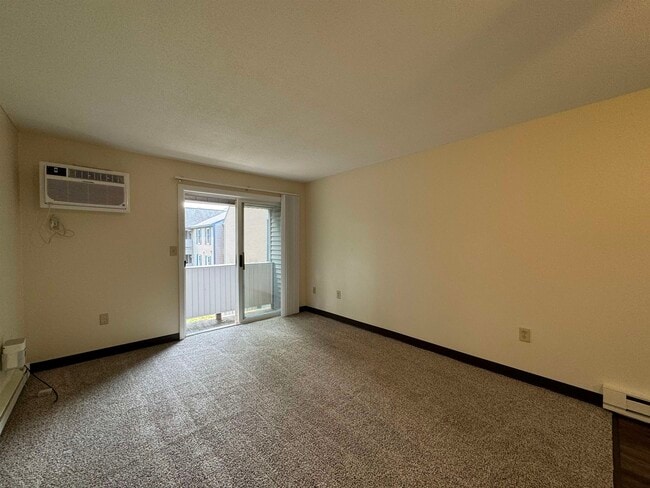 Building Photo - 131 Eastern Ave