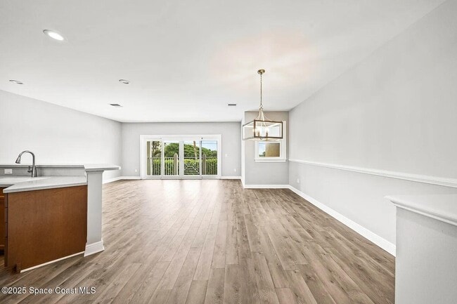 Building Photo - 2552 N Hwy A1A