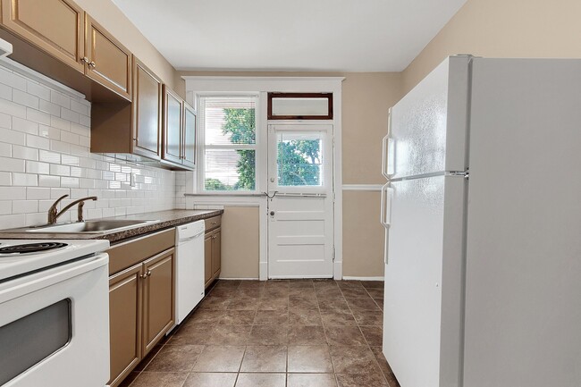 Building Photo - Shaw-ty is a 10