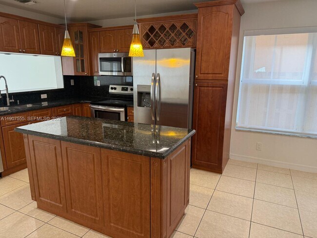 Building Photo - 15530 SW 26th Terrace