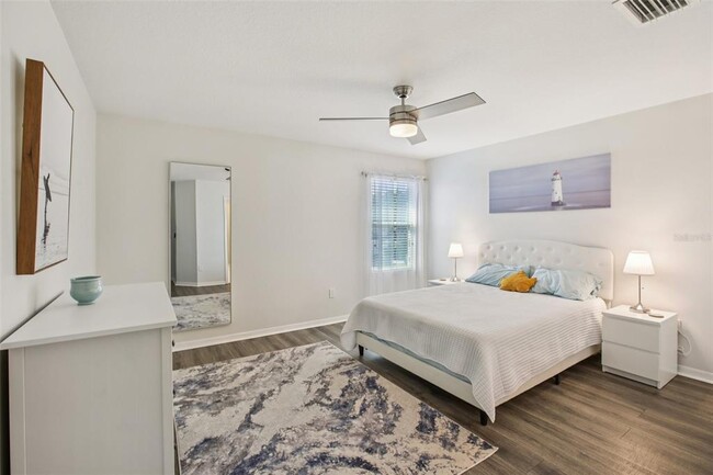 Building Photo - 2624 Kenchester Loop