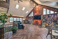 Building Photo - 27W272 E Devon Ave