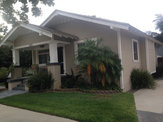 Private driveway, garage and backyard - 4020 Massachusetts E St