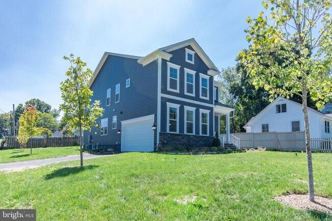 Building Photo - 3100 Greenway Blvd