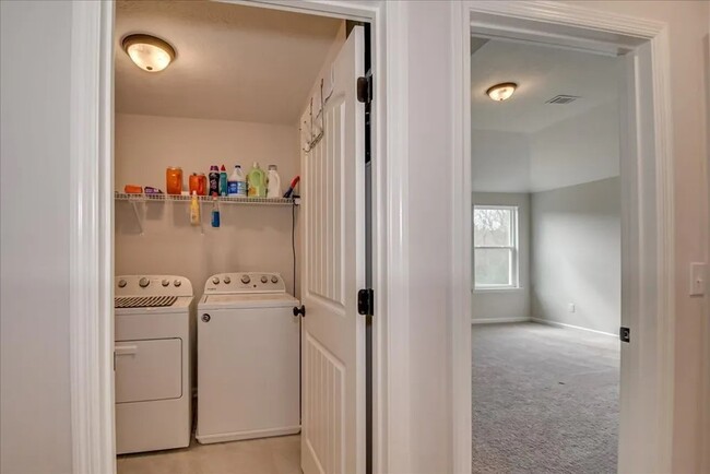 Building Photo - 4439 Raleigh Dr