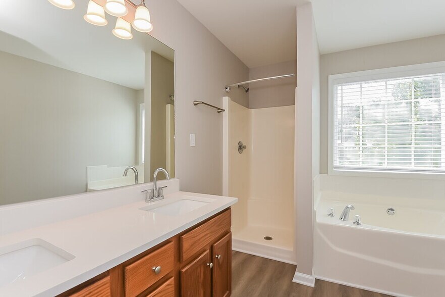 Building Photo - 4604 Reminisce Way