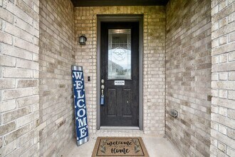 Building Photo - 5027 Hickory Deer Ln