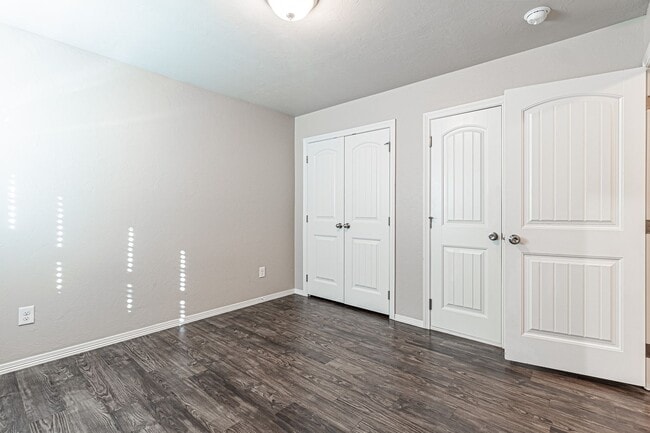 Building Photo - Buena Vida awaits for you!