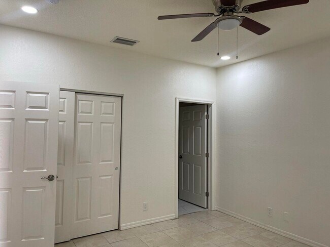 Building Photo - 1084 Crassula Ct