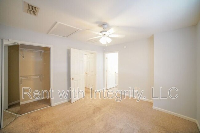 Building Photo - 741 White Dr