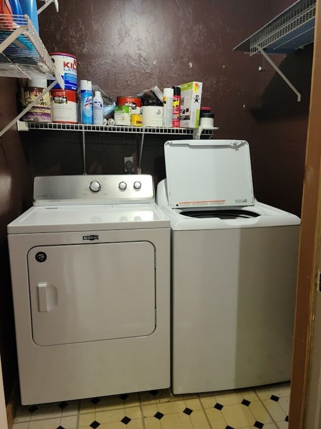 Building Photo - Spacious 3/2 condo in Rockwood Villas