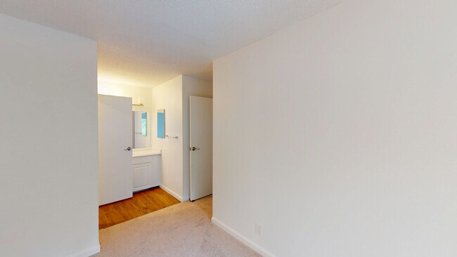 Building Photo - 475 Ignacio Blvd
