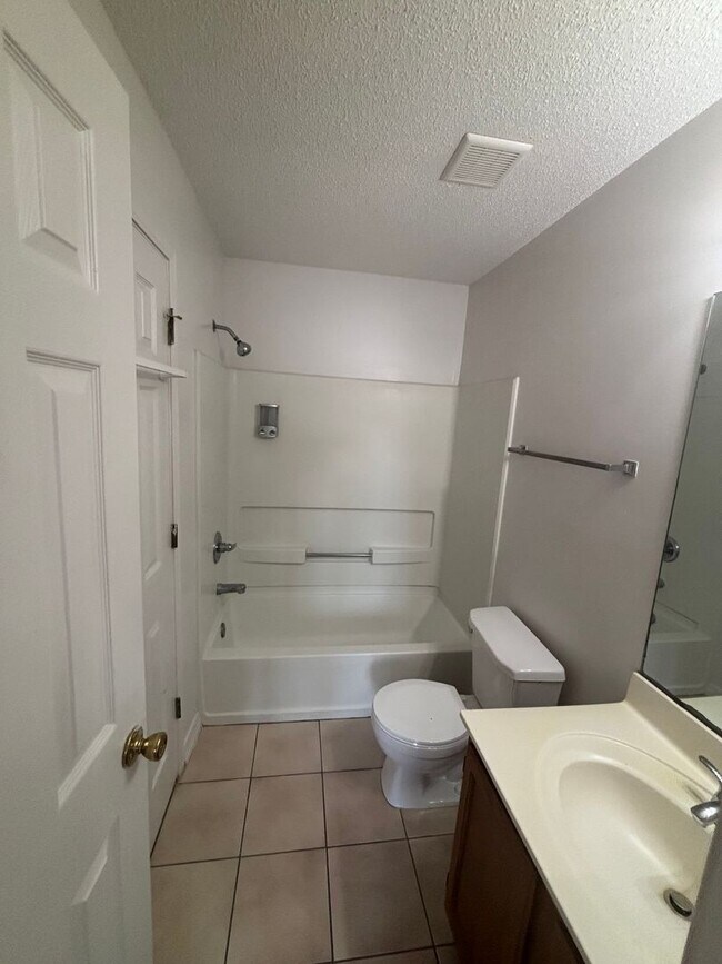 Building Photo - 565 Florosa Ct