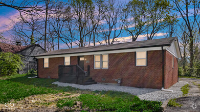 Building Photo - 3925 N Drexel Ave
