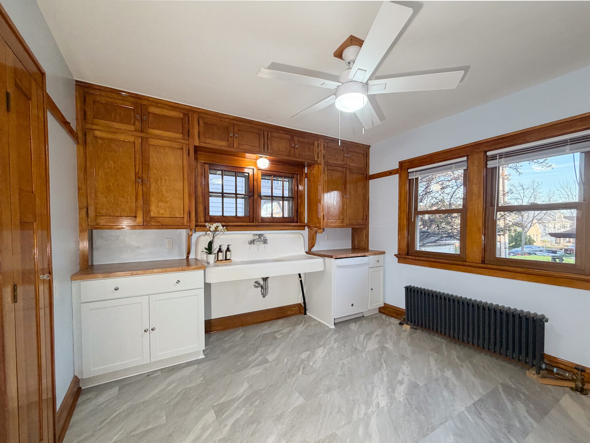 Bright updated kitchen - 5411 W National Ave