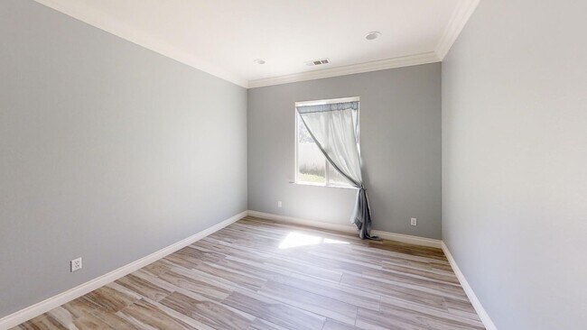 Building Photo - 4 bedroom 3 bath Fairway Canyon Home