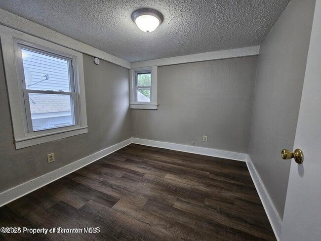 Building Photo - 58 Canaan St