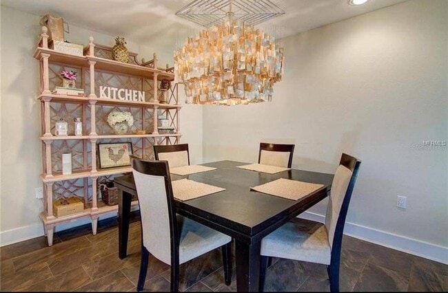 Building Photo - 3315 W Harbor View Ave