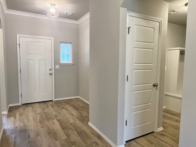 Building Photo - 1808 E. Van Buren PL.