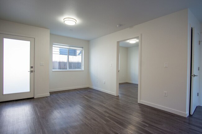Building Photo - Contemporary 1-Bedroom Flat w/ DW + W/D Ready Late August!