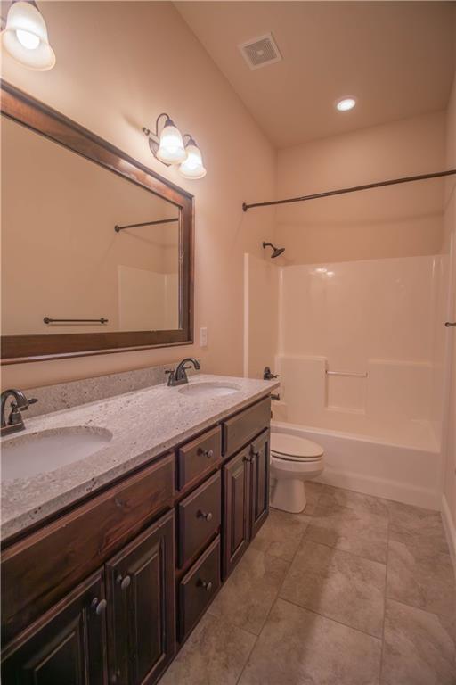 Building Photo - 5503 SW Lavender Ln