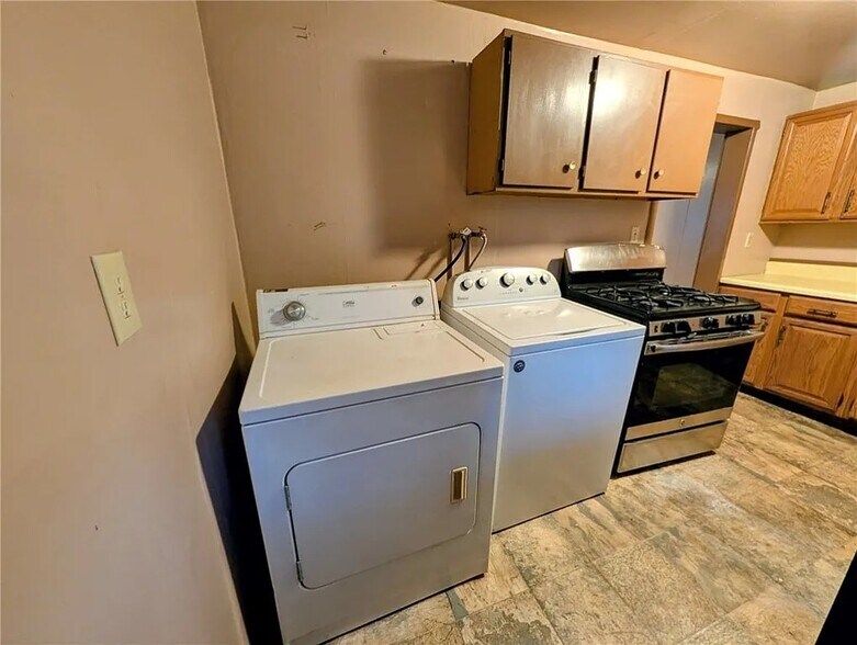 Building Photo - 407 Mitchell Ave