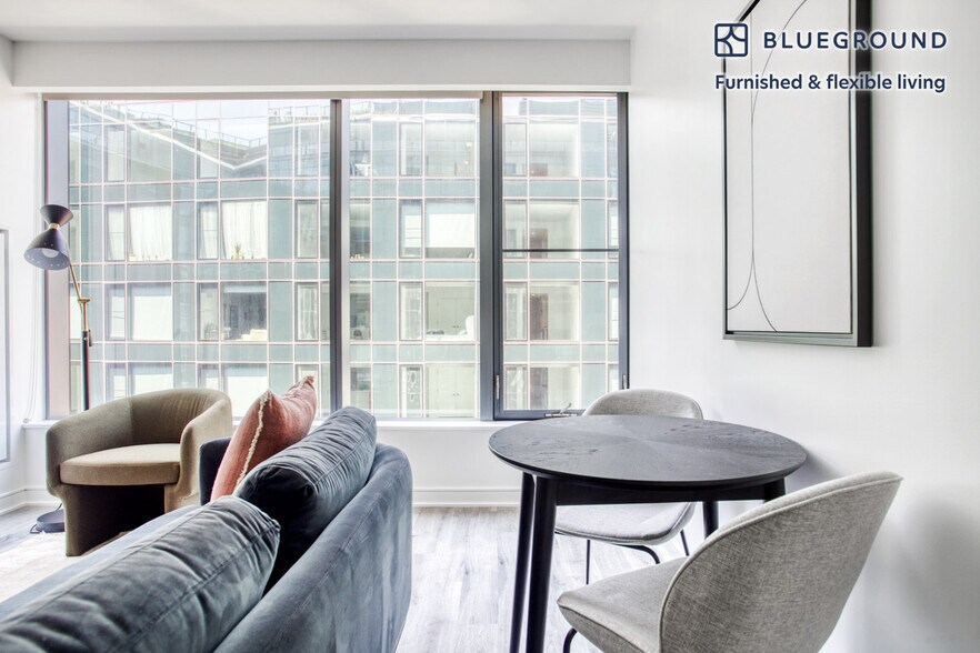 Building Photo - 949 1st St SE